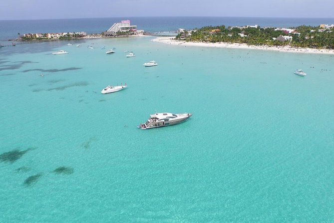 Luxury Catamaran Privilege to Isla Mujeres + Open Bar VIP - Who will enjoy this Isla Mujeres day