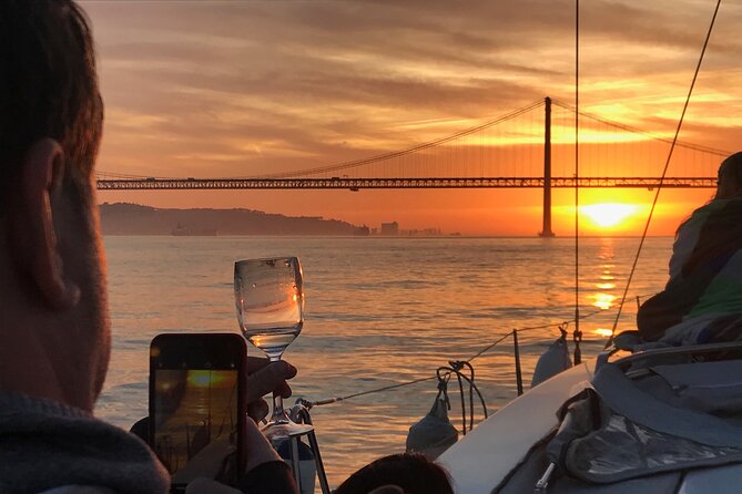 LUXURY Catamaran Sunset and Wine cruise - Key points before you book