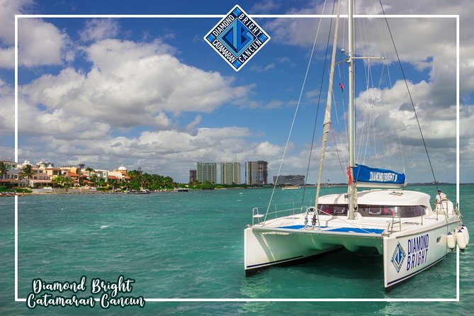 Luxury Catamaran tour to Isla Mujeres with Transportation from Cancun - Playa Norte and the beach-club break