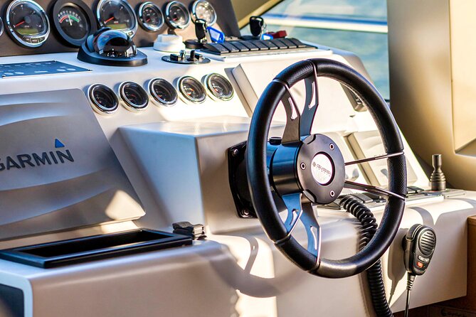 Luxury cruise on The Pearl 48ft to Atlantis & Burj Al Arab. - Service from Captain Vicky, Krishna, Abe, and the wider crew
