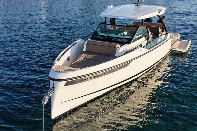Luxury cruise to the archipelago of La Maddalena and Costa Smeralda - A private day from Poltu Quatu