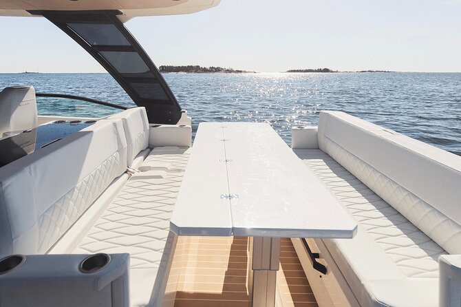 Luxury cruise to the archipelago of La Maddalena and Costa Smeralda - Sailing between La Maddalena and Caprera