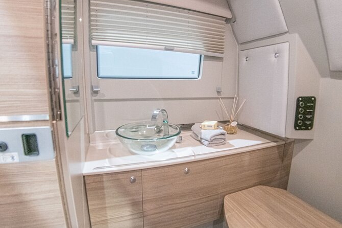 Luxury cruise to the archipelago of La Maddalena and Costa Smeralda - Who will enjoy this most?