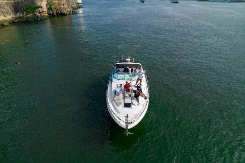 Luxury Douro Yacht Tour: Scenic Views & Complimentary Drinks - What the two-hour option gives you