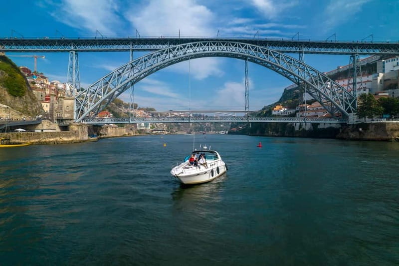 Luxury Douro Yacht Tour: Scenic Views & Complimentary Drinks - Pickup in Porto, Matosinhos, and Gaia