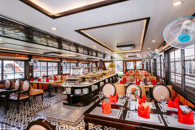 LUXURY Halong Bay Cruise 5 Stars Full Day Tour with Buffet Lunch - Luon Cave by kayak or bamboo boat