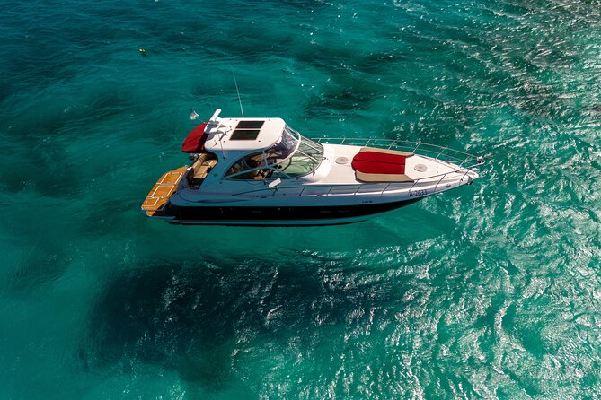 Luxury Private Yacht Charter Aruba - Eden Luca Yachts - Onboard comfort for a family or small celebration