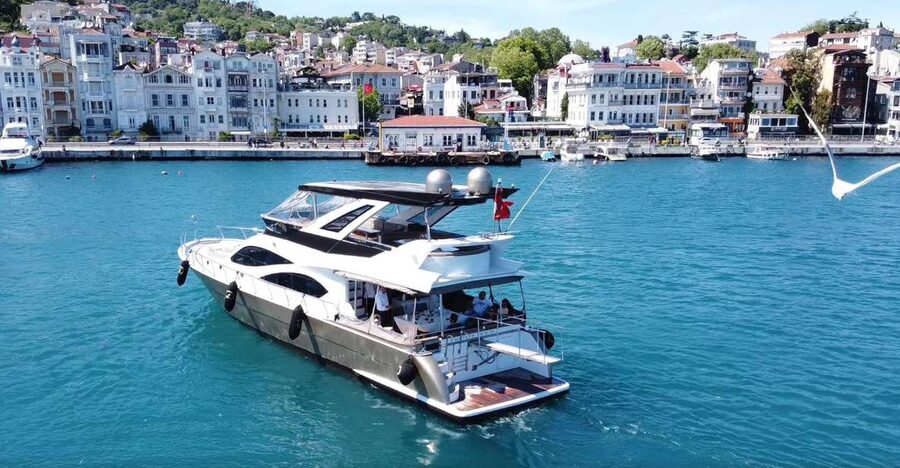 Luxury Private Yacht Rental - Hotel pickup and the start of the outing