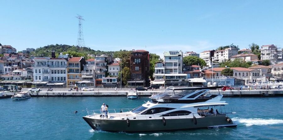 Luxury Private Yacht Rental - Who will get the most from this cruise