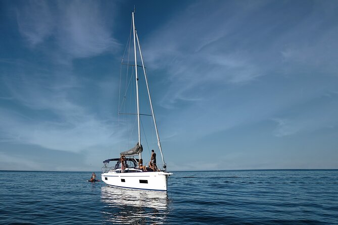 Luxury Sail Yacht Cruise in Algarve - What the crew adds to the outing
