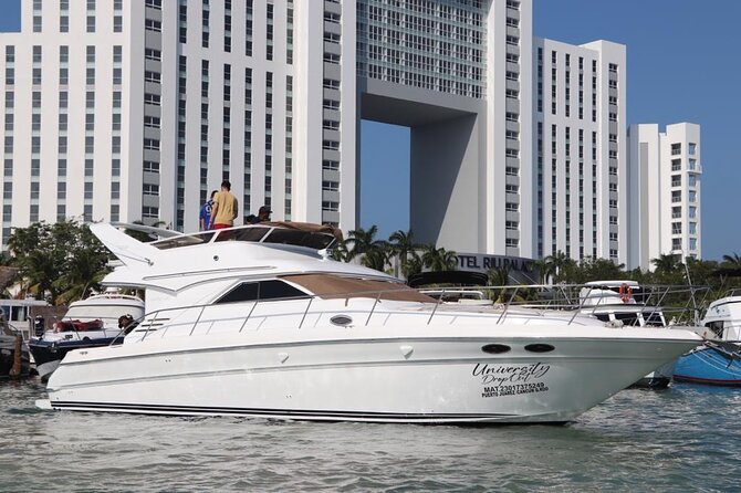 Luxury Yacht in Paradise and snorkel by Isla Mujeres - Key Points