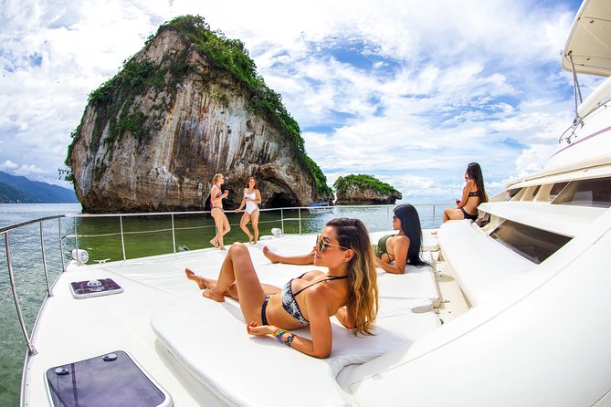Luxury Yacht & Snorkel with All inclusive Open bar and lunch - Majahuitas Cove, paddleboards, and beach time