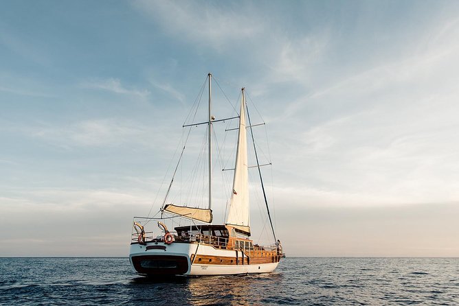 Luxury Yacht Snorkeling & Lunch Cruise from Cabo San Lucas - Chileno Bay gives you the main water time