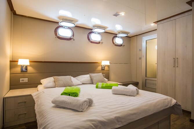 Luxury Yacht Week from Split to Dubrovnik - Day 7: Final swim and arrival in Dubrovnik
