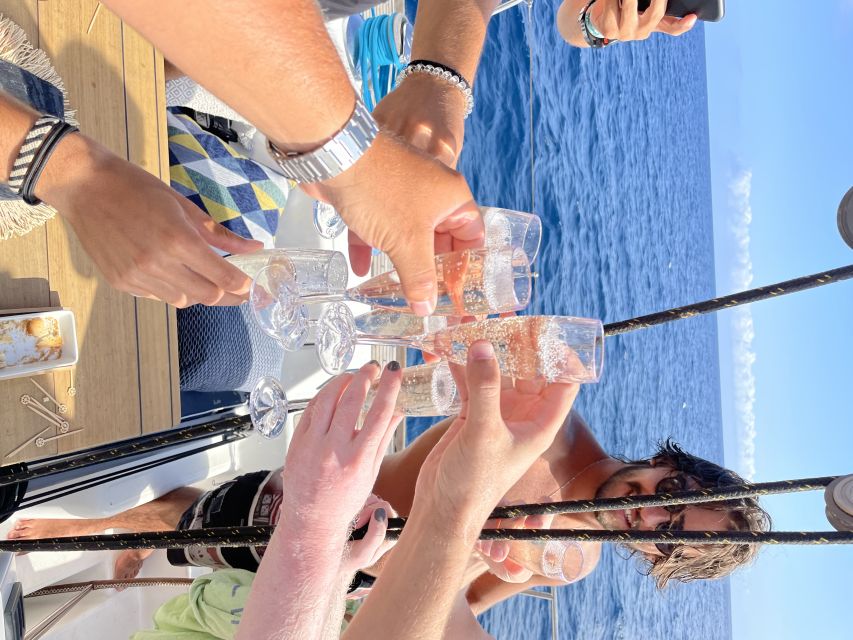 Madeira: Luxury Yacht & Sailing Sunset Tour - Comfort, safety, and group size