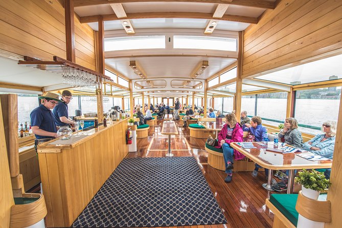 Manhattan Architecture Yacht Cruise - Indoor comfort, outdoor views, and weather