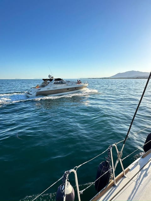 Marbella: Private Cruise in Luxury Yacht - What a two-hour cruise gives you