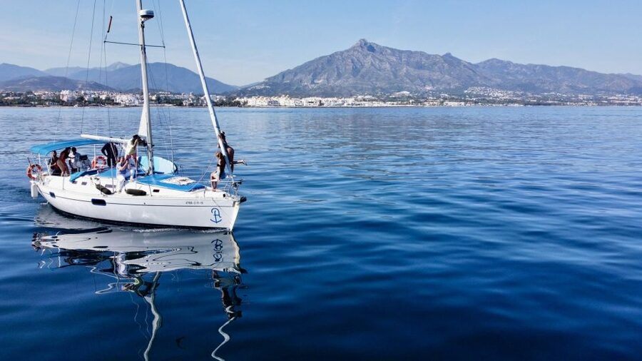 Marbella: Sunset Luxury Sailing Cruise in Puerto Banús - How the charitable connection fits