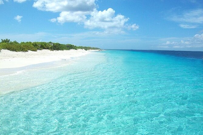 Marine Park - Private Boat charter with LOCAL Captain/ Guide - Snorkeling, tubing, and the art of keeping everyone happy