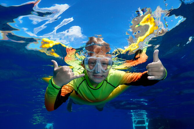 Maui: Molokini and Turtles Luxury Yacht Snorkel - Breakfast before the first swim