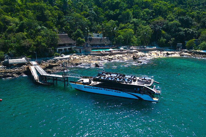 Mega Catamarans ALL INCLUSIVE Remote Paradise Beach Adventure - Playa Chica Locca, comfort in a remote setting