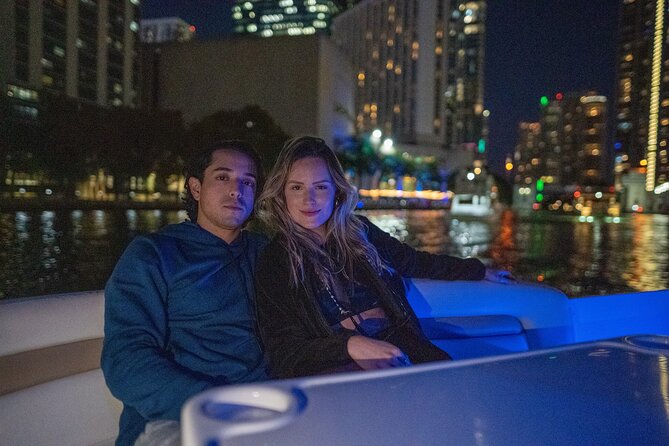 Miami: 2 Hour Private Yacht Cruise - Star Island and the famous-home route