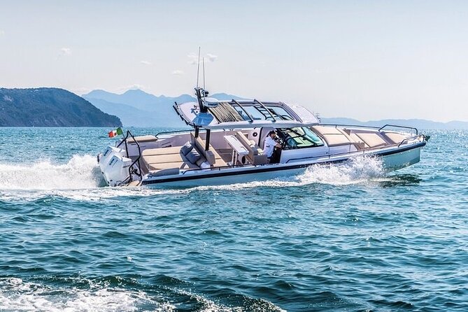 Miami Bay Discovery Private Yacht Cruise with Captain - Why a private yacht works well in Miami