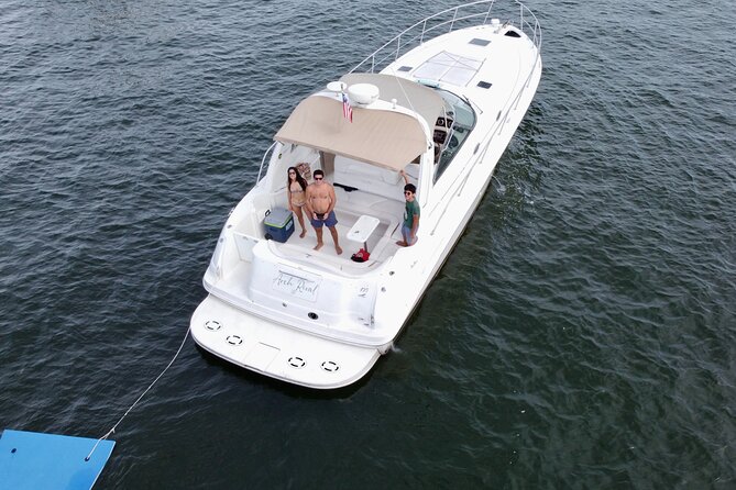 Miami Beach Luxury Yacht Adventure: Explore Stunning Coastline - Sightseeing, swimming, and the Magic Carpet