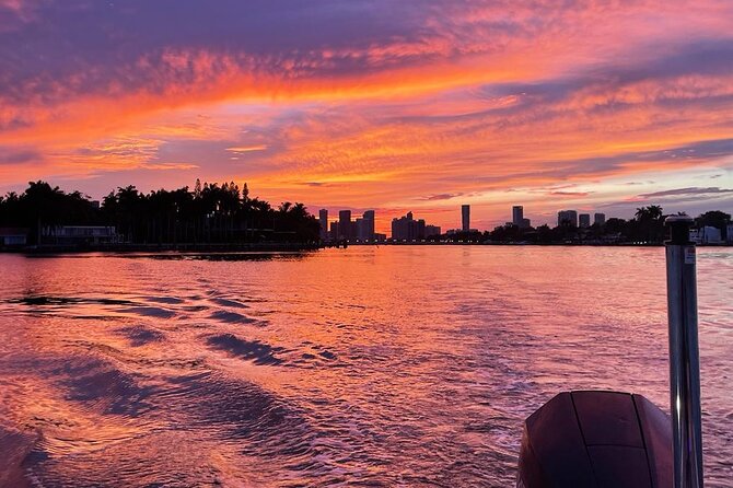 Miami Boat Tour –Day and Night Cruises with Champagne - The bay cruise is the photo-friendly part