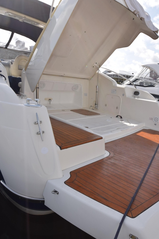 Miami: Private Yacht for up to 12 People - A private boat changes the Miami sightseeing game