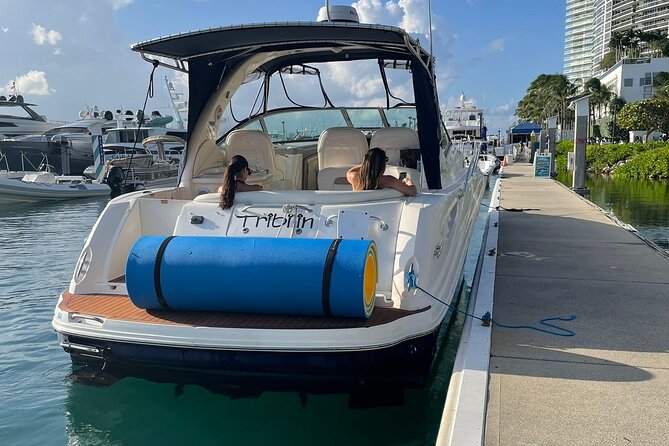 Miami Private Yacht Rental 2 to 4 hours for 12 people - Captains who shape the day