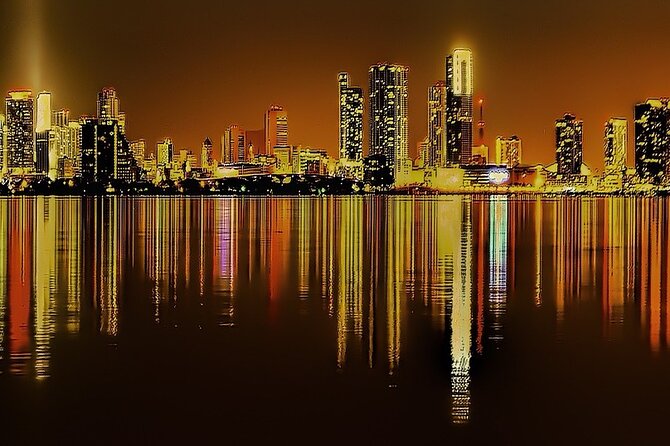 Miami Sightseeing Cruise on a Luxury Yacht - The two-level boat and the meaning of luxury