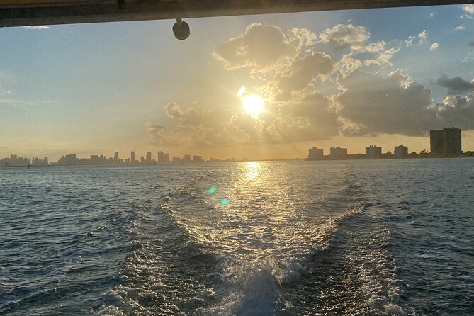 Miami Sightseeing Cruise on a Luxury Yacht - Bayfront Park to the islands