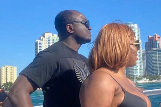 Miami Skyline Boat Cruise Past Millionaire's Homes Optional Stop - Boarding at Bayside Marketplace
