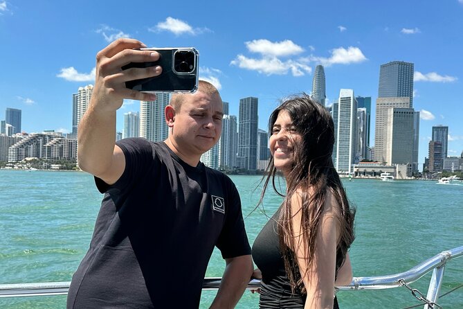 Miami Skyline Boat Cruise Past Millionaire's Homes Optional Stop - The optional stop and the hop-on wording