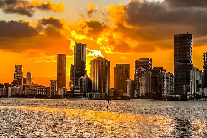 Miami Skyline Boat Cruise Past Millionaire's Homes Optional Stop - Skyline views, port traffic, and return to Bayside