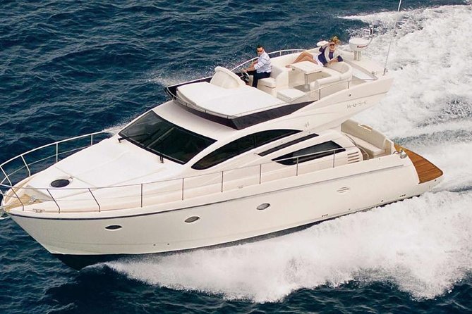 Midningtsun - Luxury Yacht Arctic Queen - Meeting the yacht at 10 pm in central Tromsø