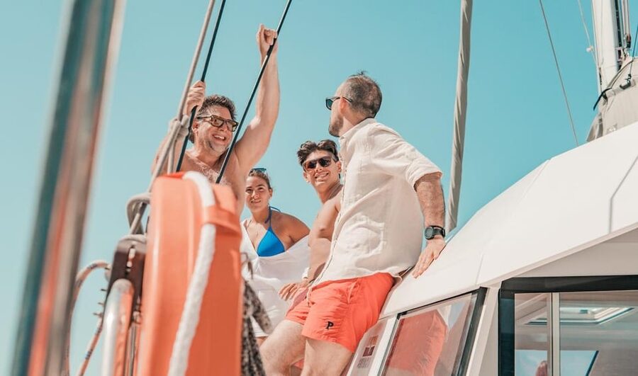 Milos: Full Day Luxury Catamaran with Full Meal & Open Bar - Food, drinks, and what to pack
