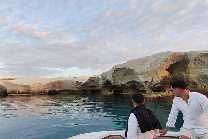 Milos: Private Yacht Tour—Kleftiko Sarakiniko Poliegos - Why Milos Makes More Sense From a Yacht