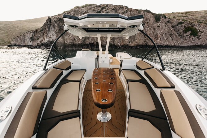 ❖ Milos: Small Group Yacht Tour—Kleftiko Sarakiniko Poliegos - Weather determines the real itinerary