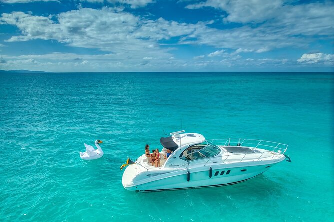 Montego Bay Private Yacht Tour with Open Bar and Lunch - A slow cruise around Montego Bay Harbor