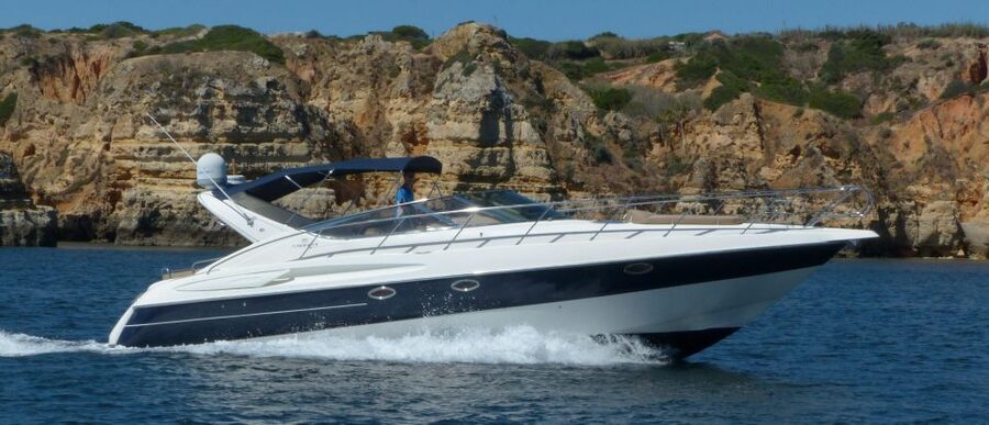Morning/Afternoon Luxury Yacht Cruise with Drinks and Snacks - Finding the boat at Marina de Lagos