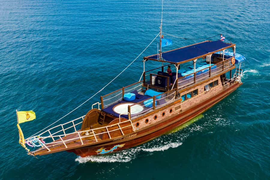 Mu Ko Ang Thong: Private Day Charter in Classic Thai Yacht - The return to Koh Samui at sunset