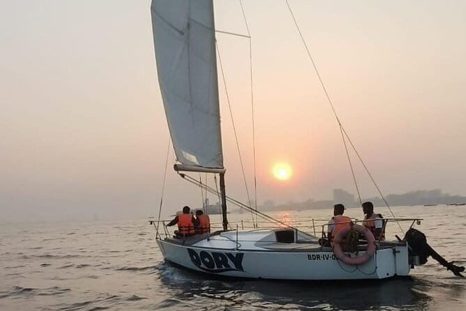 Mumbai Bay Breeze Sail on a Compact Yacht Experience - What Is Included, and What You Should Bring