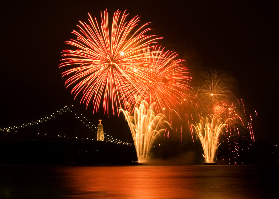 New Year’s Eve Luxury Boat – DJ, Buffet & Open Bar - Sailing past Lisbon’s best-known river landmarks