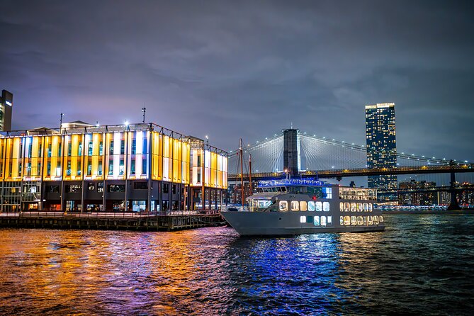 New York City Dinner Cruise on Luxury Yacht with Live Music - Live music and the feel of the evening