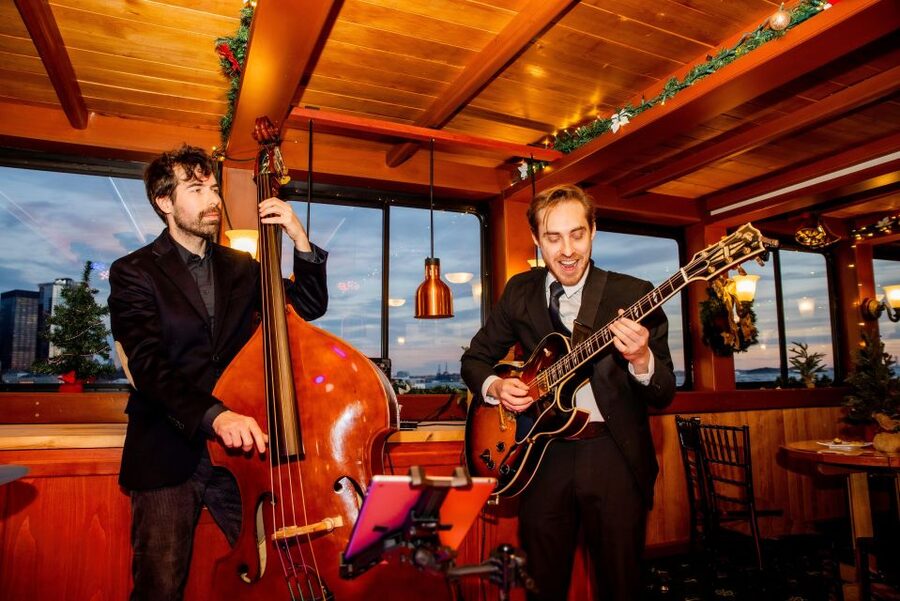 New York City: Holiday Jazz Classic Motor Yacht Cruise - Cookies, Cocoa, and the Included Drink