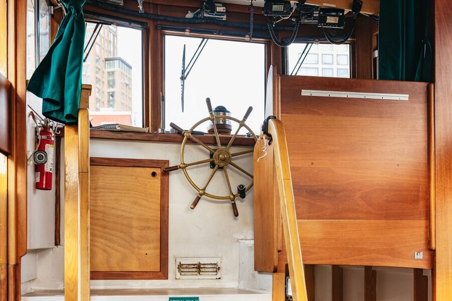 New York City: Sunset Yacht Cruise - Drinks, food, and the onboard mood