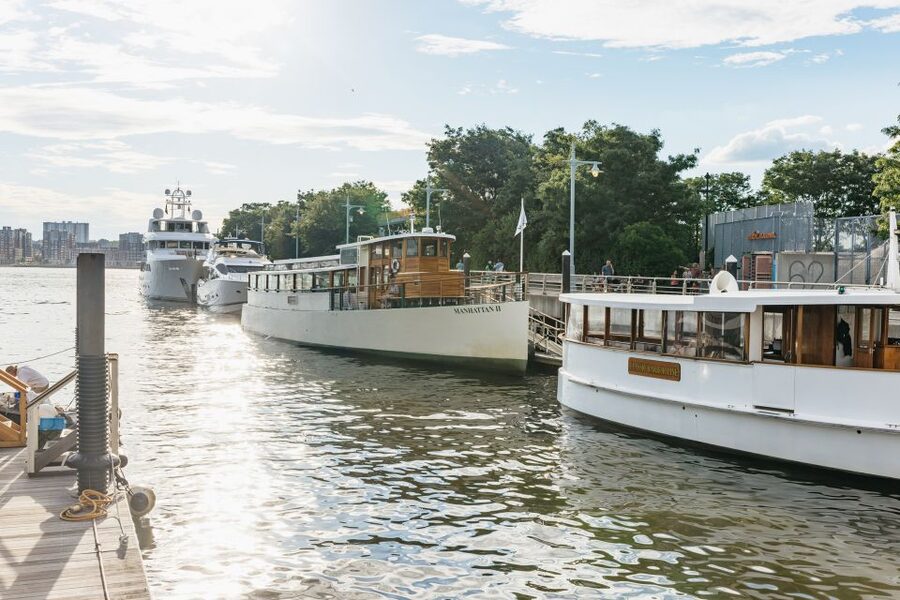 New York City: Sunset Yacht Cruise - Boarding a classic boat with a calmer atmosphere