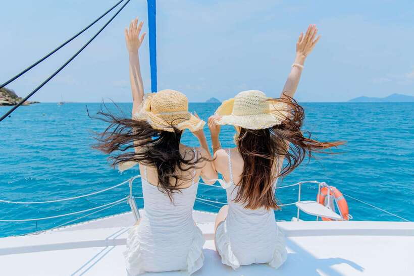 Nha Trang: VIP YACHT TOUR ( BBQ, Water activities) - SUP boards, snorkeling, swimming, and fishing